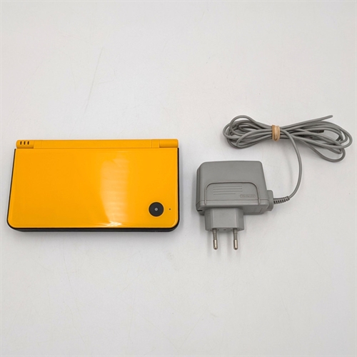 Nintendo DSi XL - Gul - Konsol - SNR WEF133119846 (B Grade) (Genbrug)